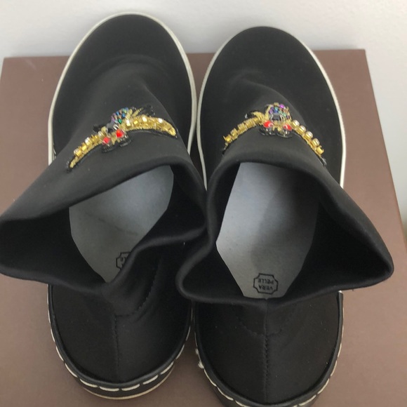 Joli Black Slip On Stretch Booties Embroidered Beaded Bees Shoes Size 3 - Picture 4 of 6